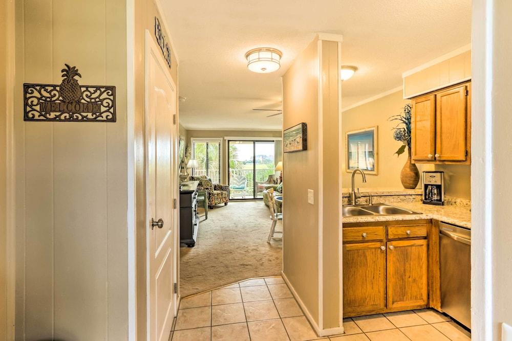 Ocean Views & 3 Pools: Hilton Head Resort Condo
