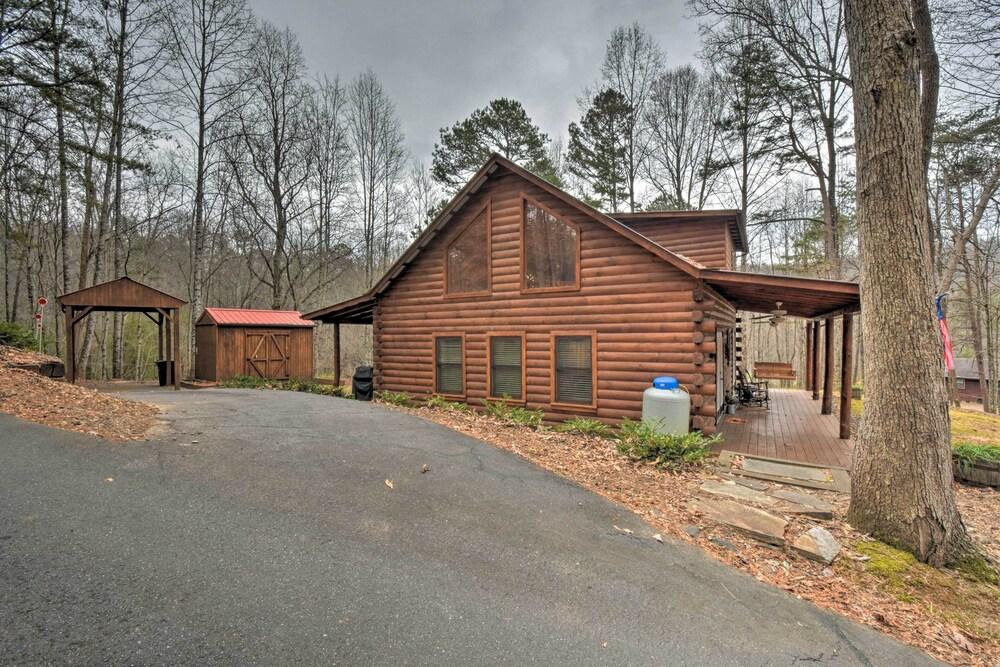 Rural Murphy Cabin - Yard, Hot Tub & Fire Pit