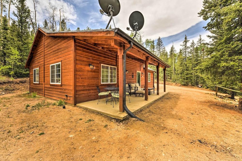 'bobcat Trail Cabin' on 3 Acres in Como!