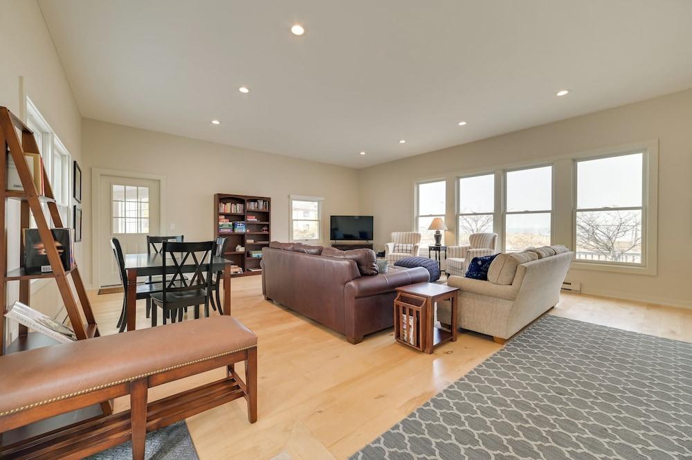 Chic Townhome on Lake Huron w/ Private Beach!