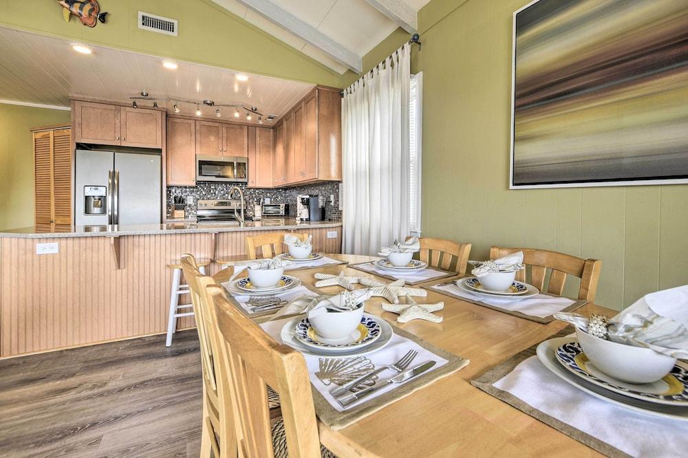 Holden Beach Family Abode - Steps to Ocean!