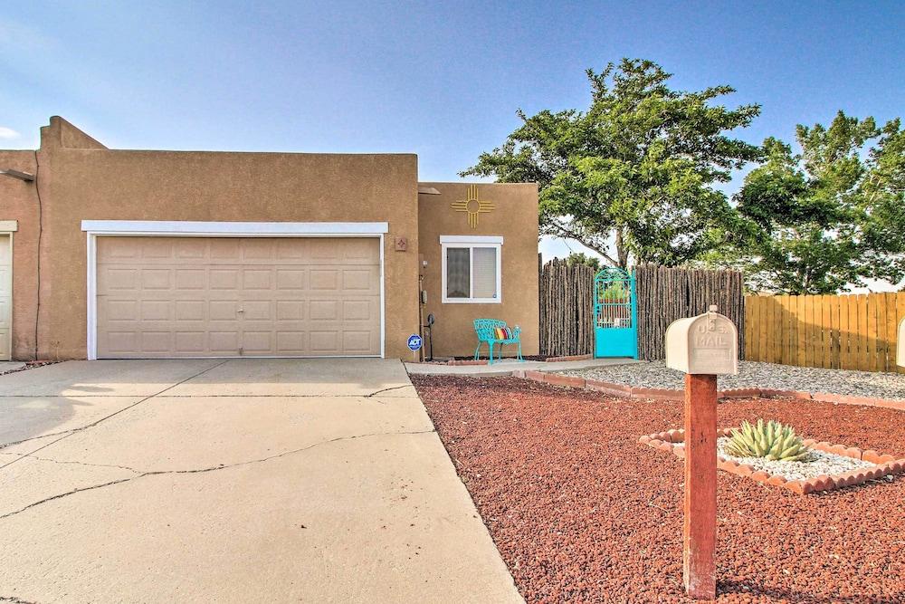 Mountain-view Albuquerque Townhome w/ Patio!