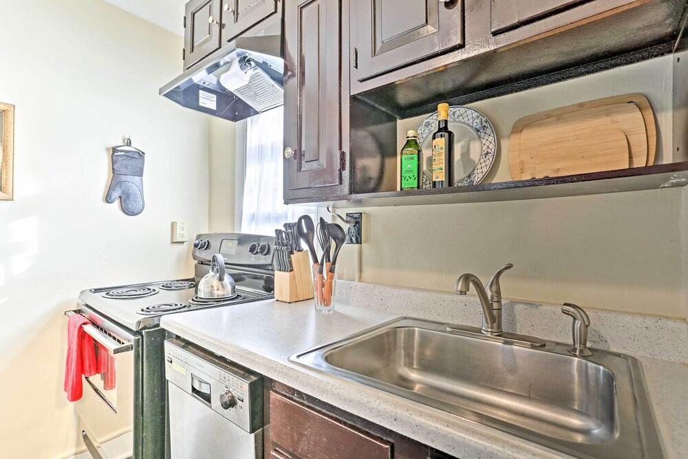 Pet-friendly Apt in 1850's Victorian Mansion!