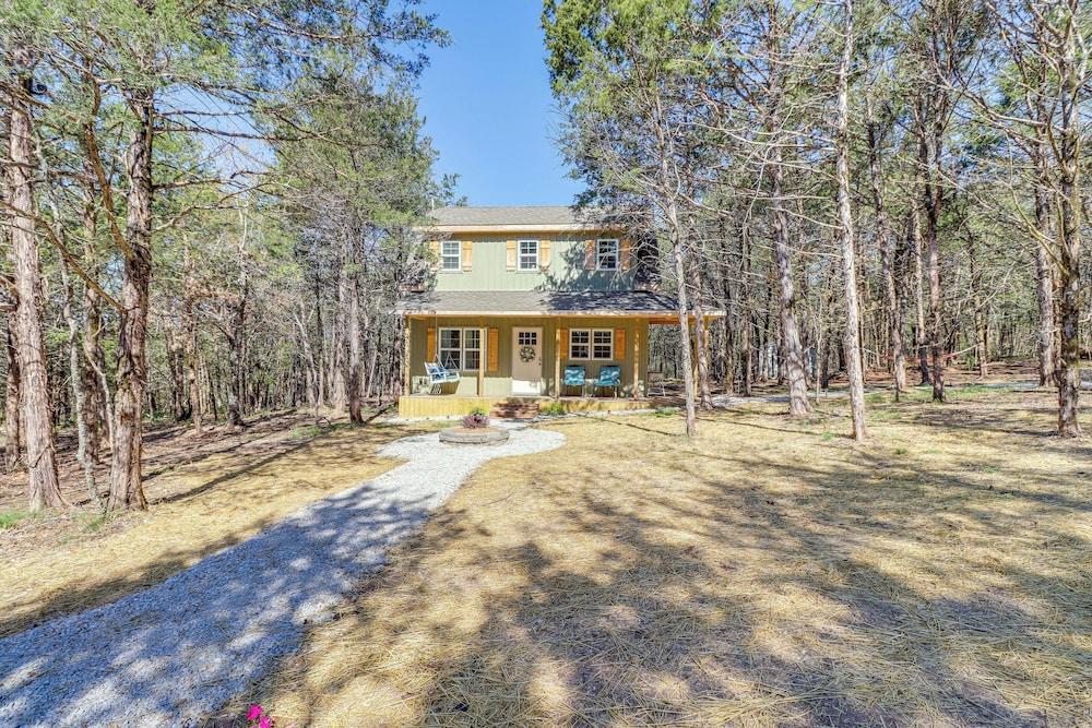Dreamy Lead Hill Cottage w/ Fire Pit & Hammock!