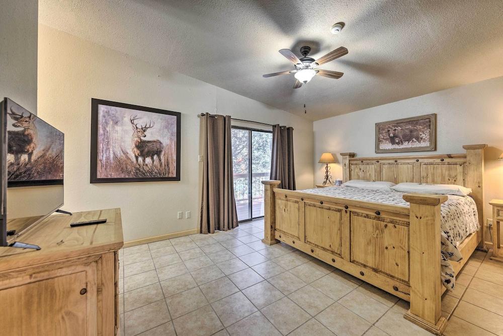 All-season Alto Getaway w/ Fire Pit & Deck!