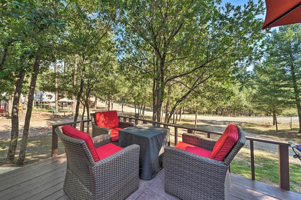 Pet-friendly Ruidoso Cabin w/ Hot Tub & Fire Pit