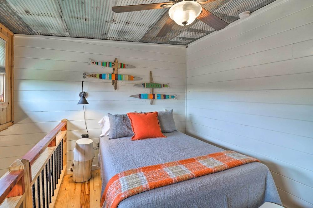 Mountain View Escape - 1 Mile to White River!