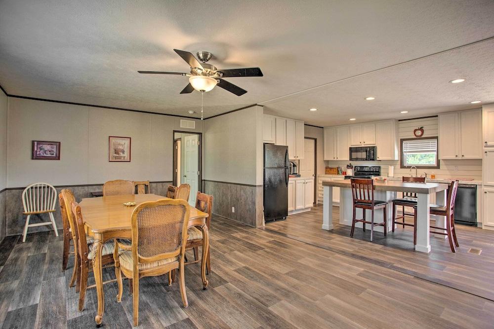 Family-friendly Madill Home: Peaceful Setting