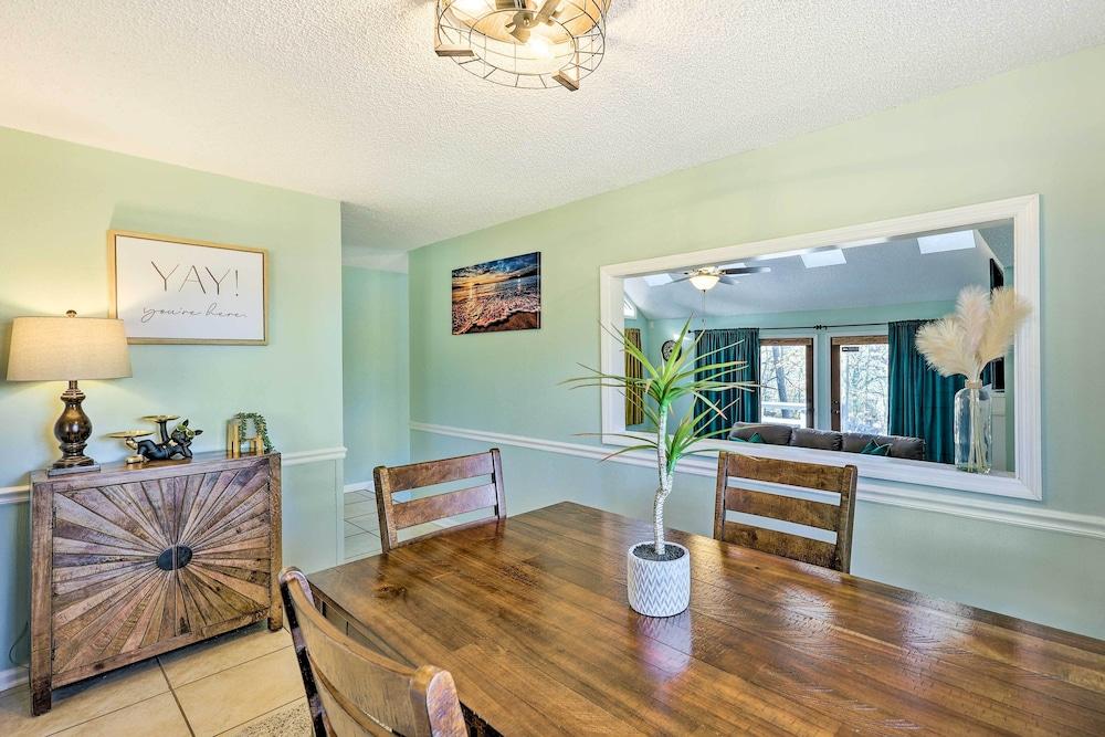 Near Ouachita River: Home w/ Deck in Hot Springs