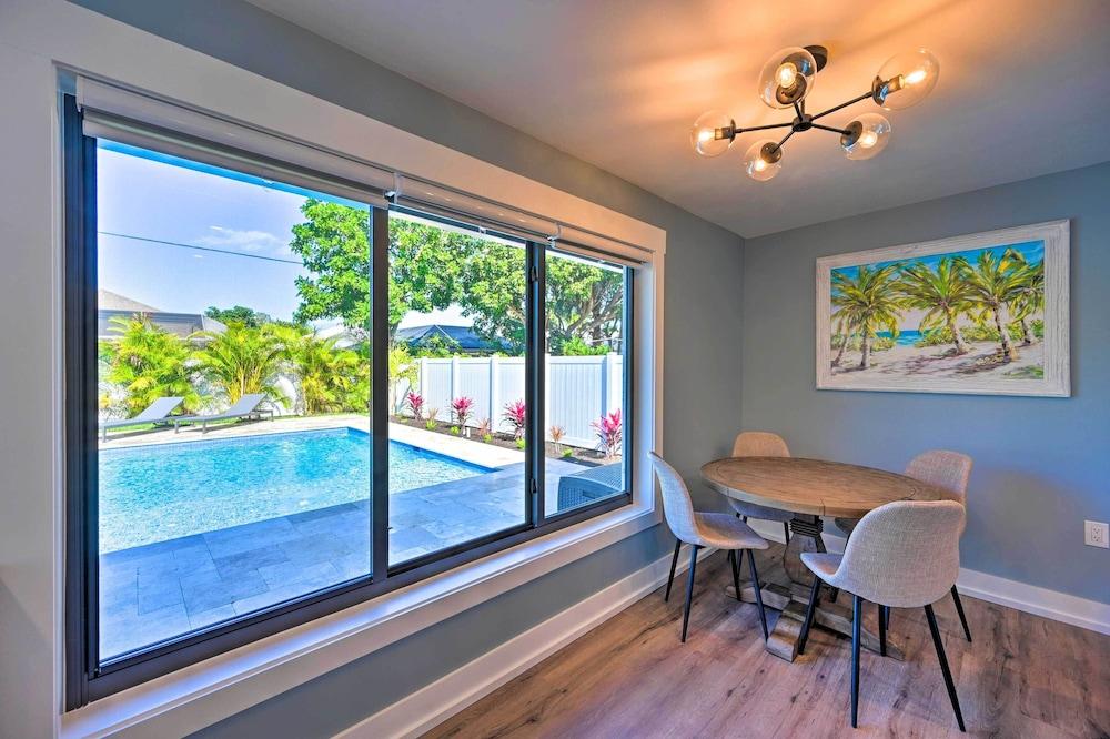 Walk to Beach: Getaway w/ Pool in Naples!