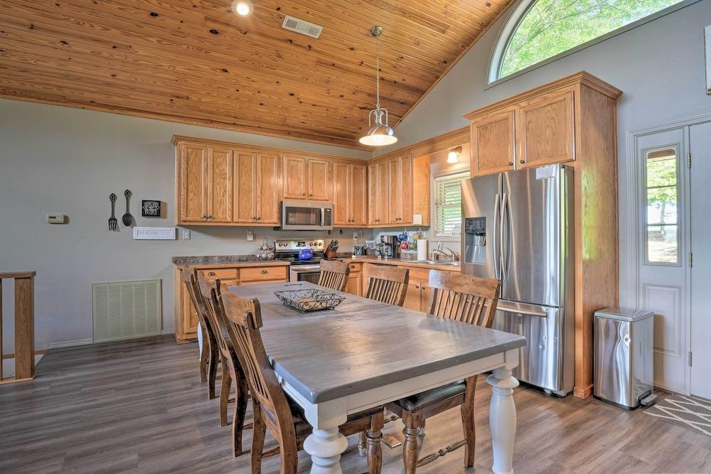 Beaver Lake Home w/ Game Room, Boat Slip & Views!