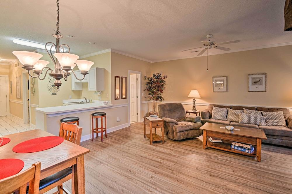 Golfer's Paradise: Myrtle Beach Condo w/ Pool!