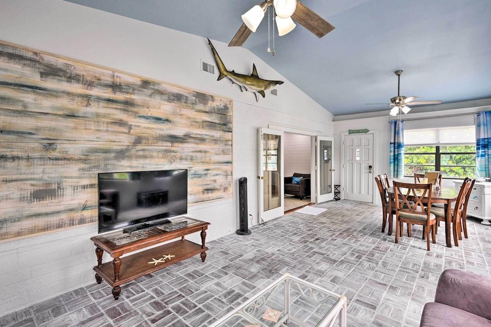 Ormond Beach Retreat w/ Deck - Steps to Ocean!