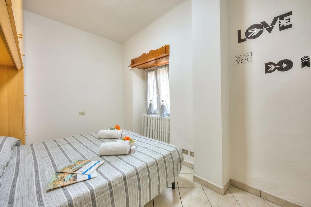 Leonardo House Garden Stresa Center