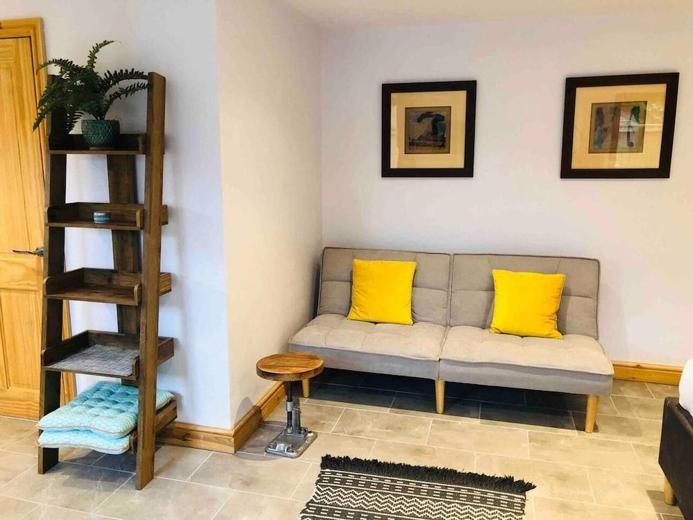 Immaculate 1-bed Studio in Haverfordwest