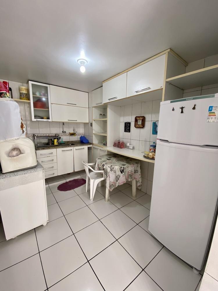 3 quartos a 2 quadras da Praia