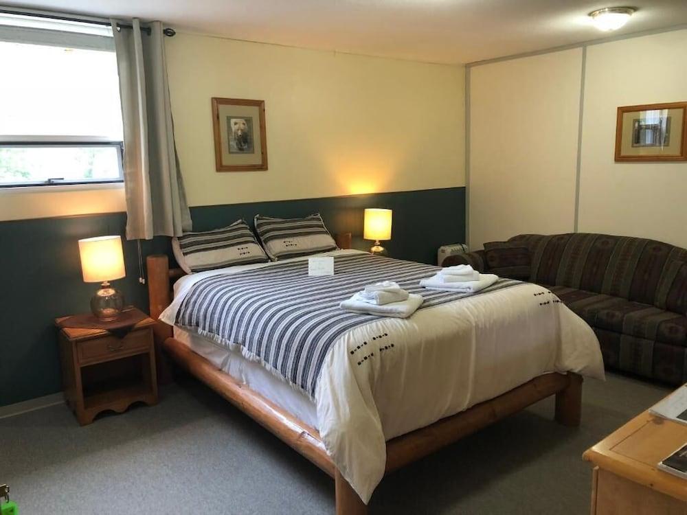 Stewart Mountain Lodge