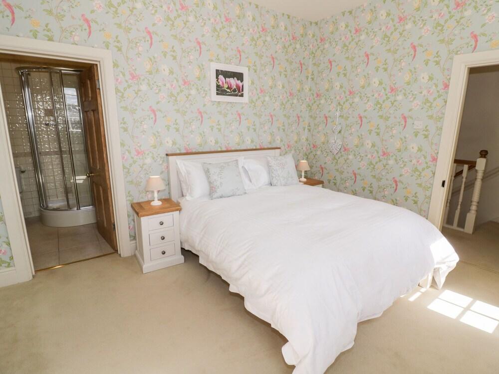 4 The Old Council House