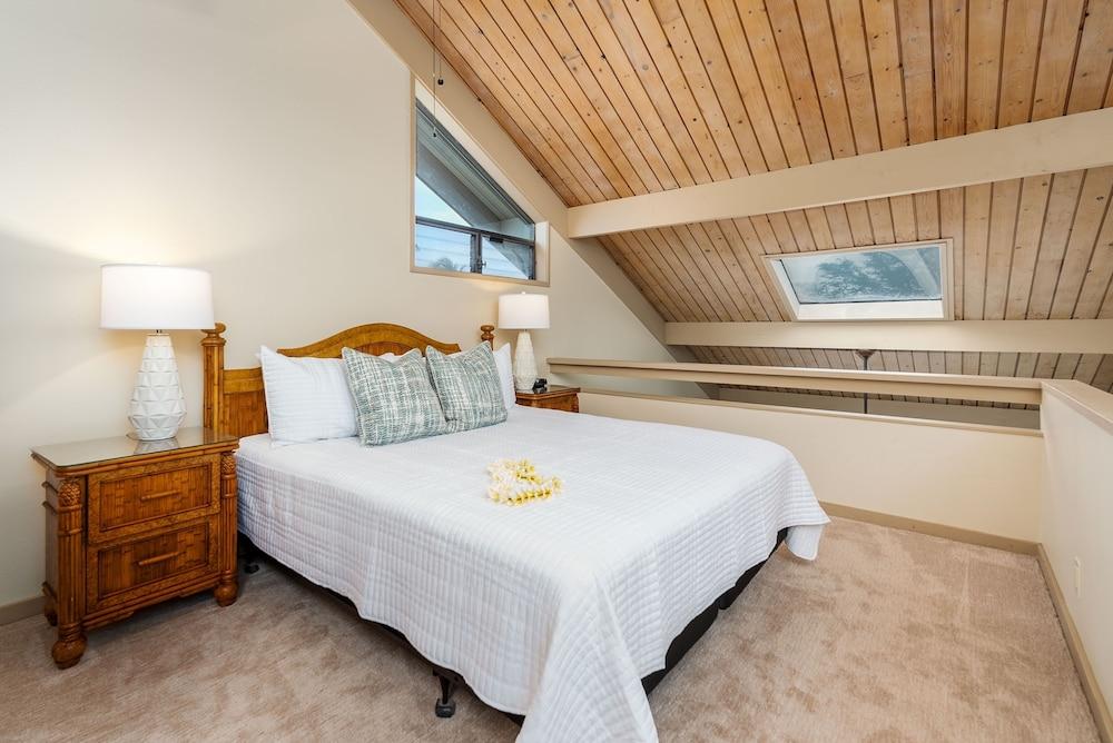 Kahana Village 40 2 Bedroom Condo by RedAwning