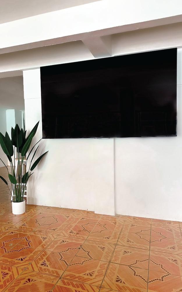 MONTANA Hotel & Hostel Phuket