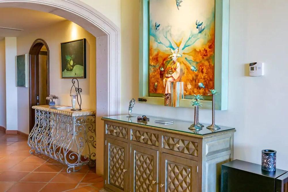 Luxury retreat in Cabo del Sol golf and beach community
