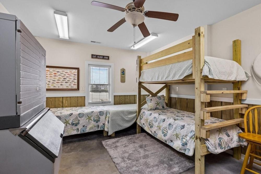 One More Drift 4 Bedroom Home by RedAwning