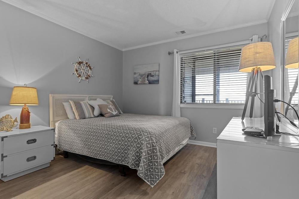 Dunescape 335 3 Bedroom Condo by RedAwning