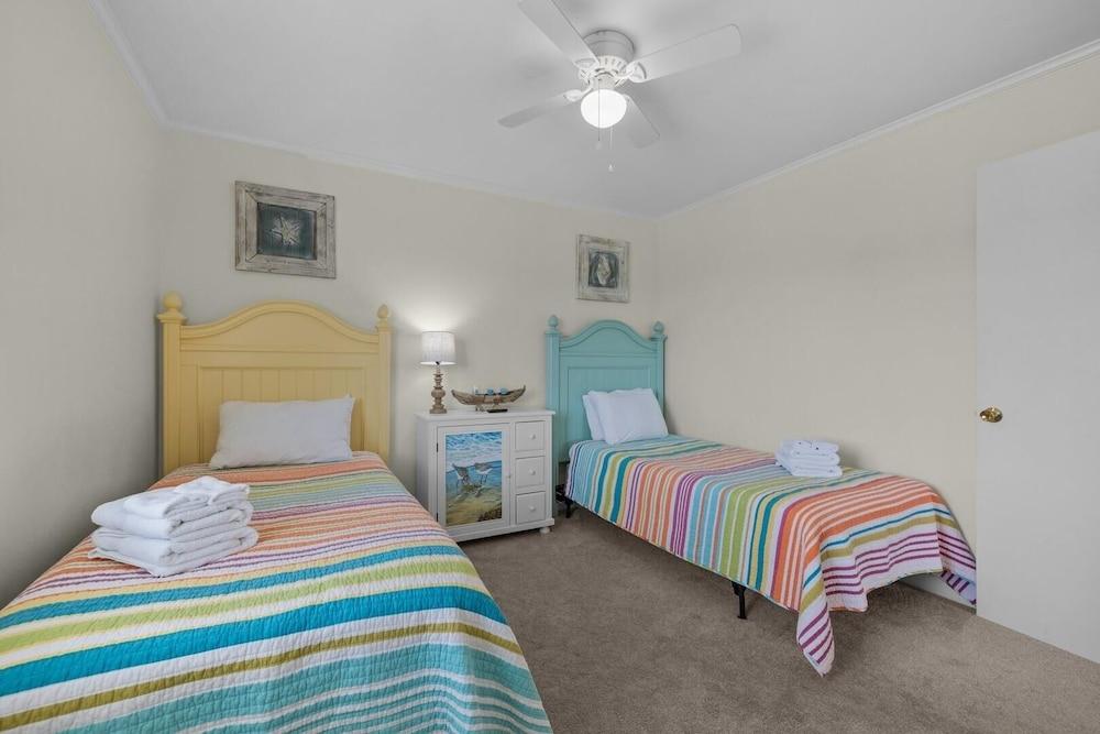 Summer School 2 Bedroom Condo by RedAwning