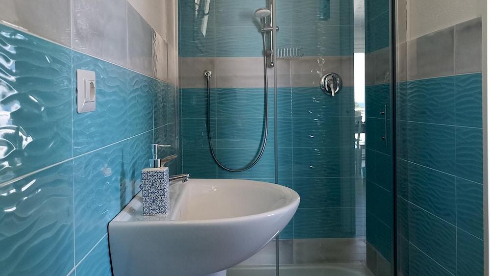 Welcomely - White Terrace - Condominio Acqualife