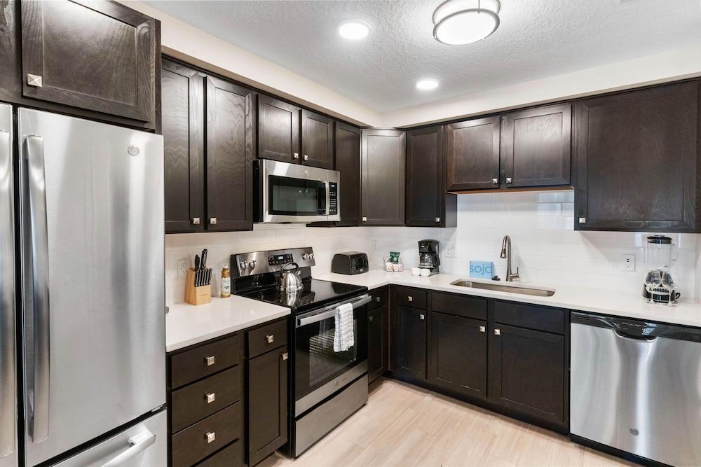 4013 Breakview Drive #108