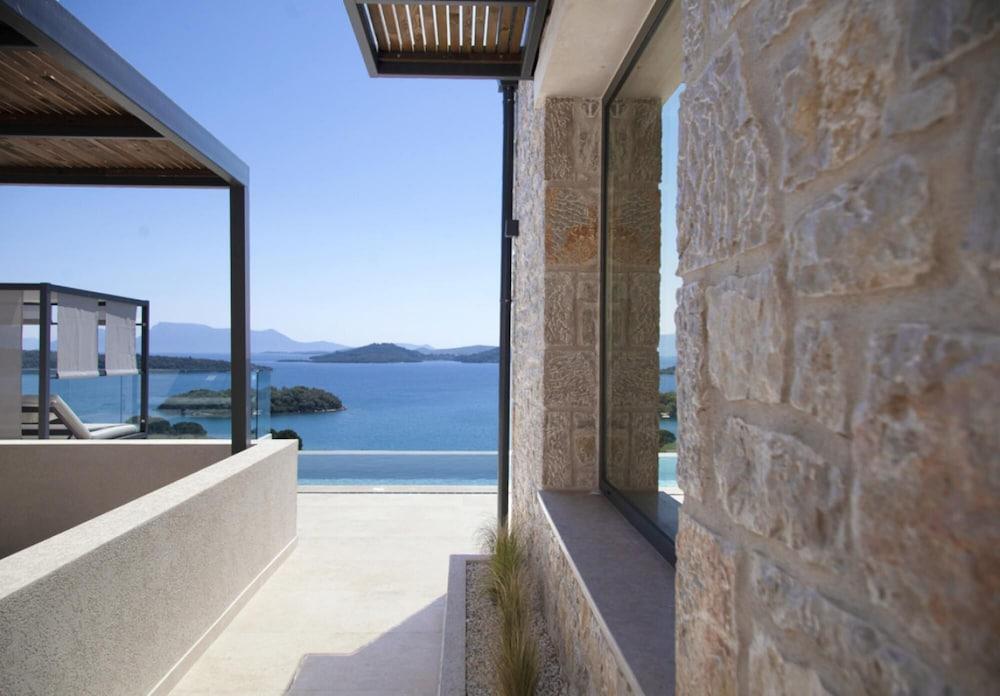 Villa Pasithea Smirties Villas