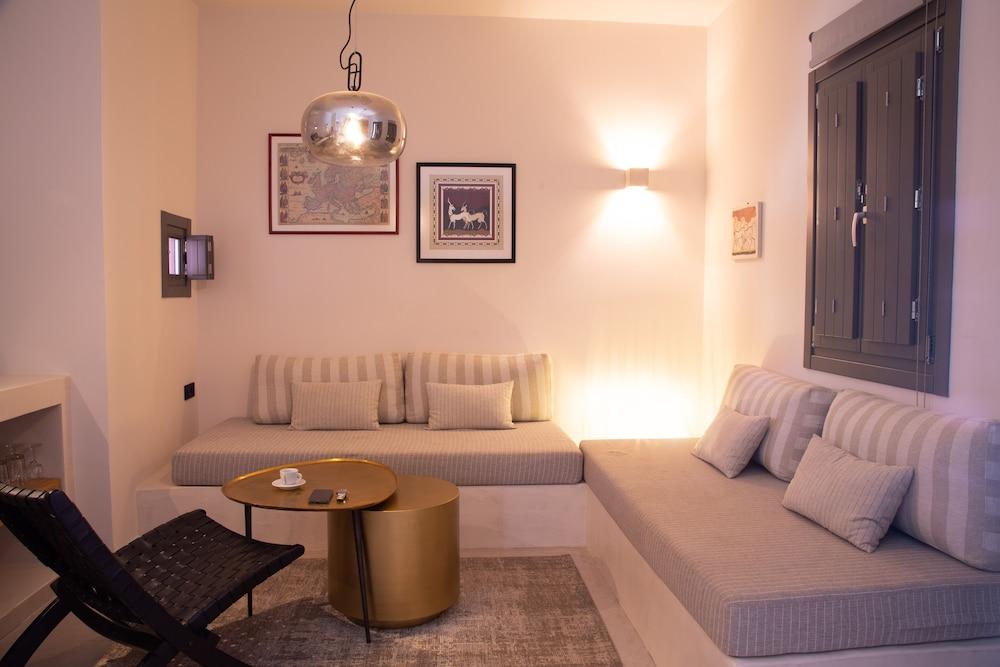 Terra Nera Suites Santorini