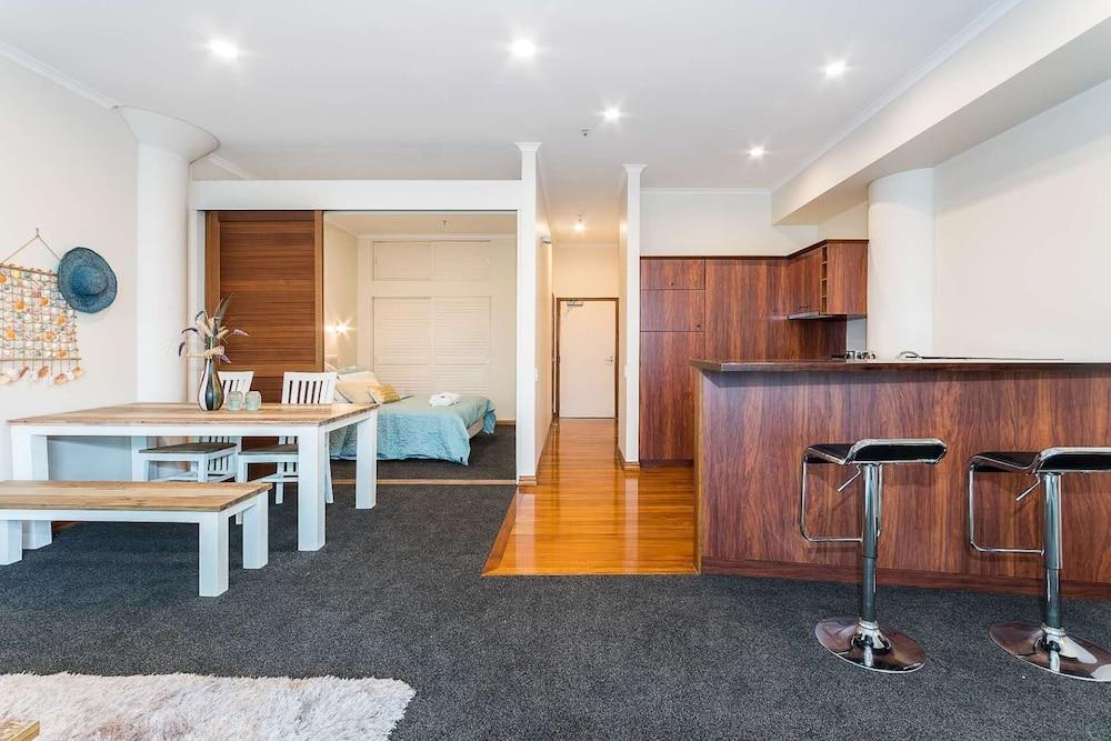 Waterfront Seaview Apt Hotel