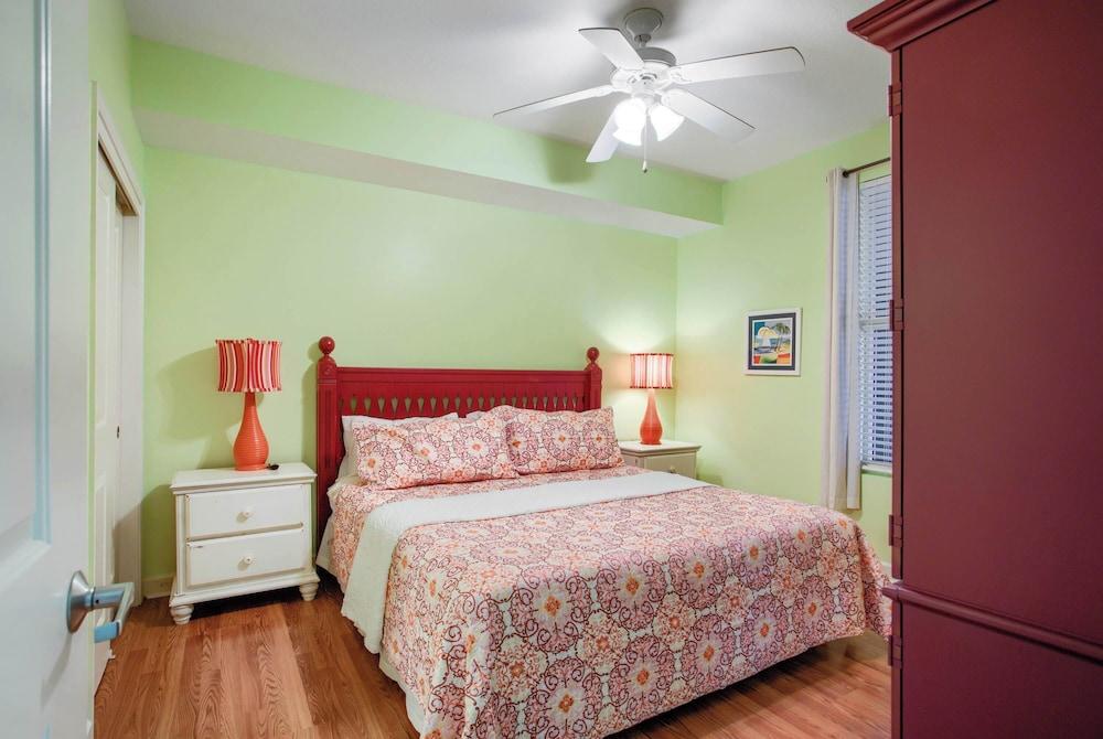 Ocean's Heaven Beachfront Condo Bliss