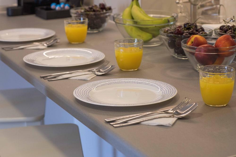 Rhodes City Center Suite