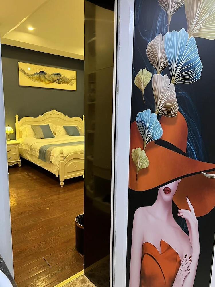 Wesley Rosegarden Lushan