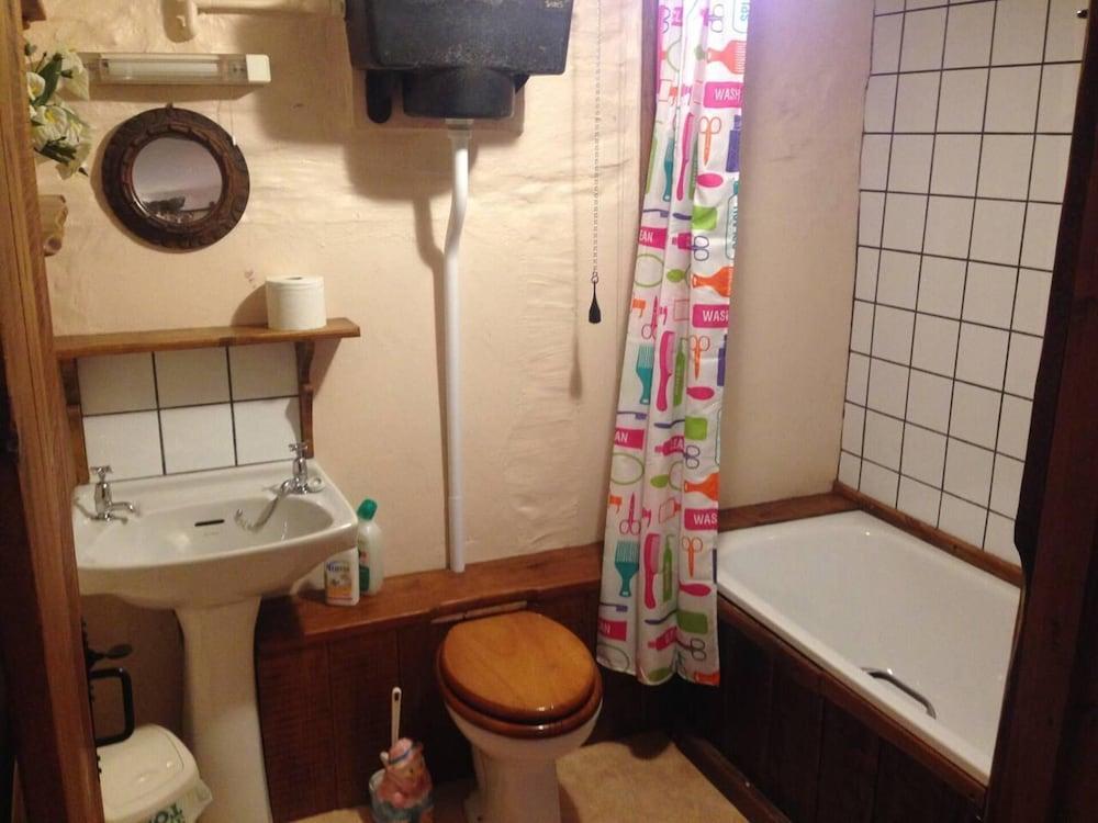 Relaxing Holiday in Millpond Cottage - Cwmiar