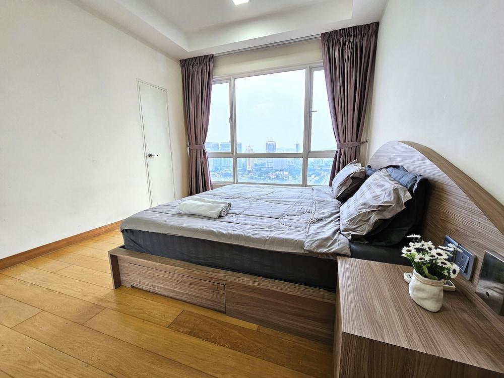 Crest Residence Klcc