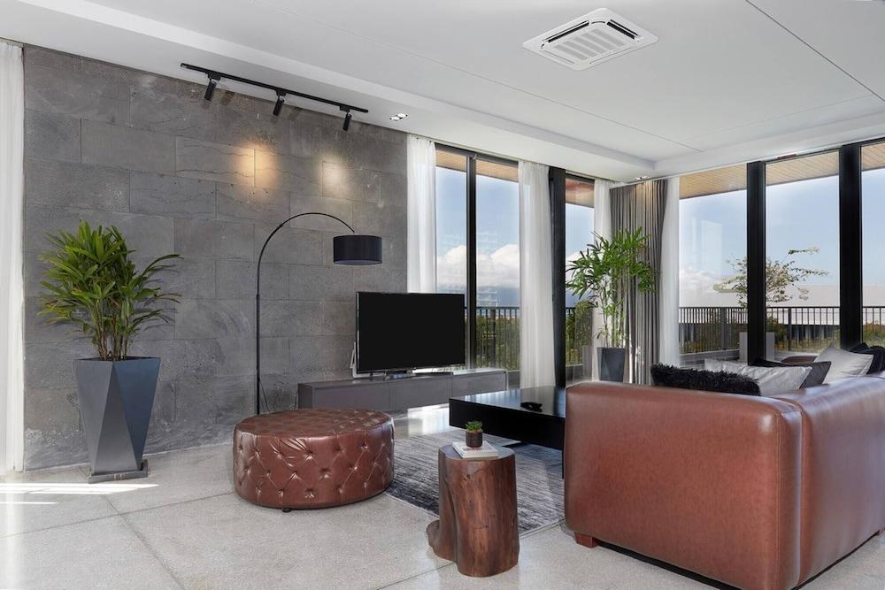 Spacious 1bdr Perfect For Romantic Weekend Seaview