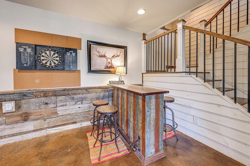 Mountain Bearadise Home w/ Mountain Views