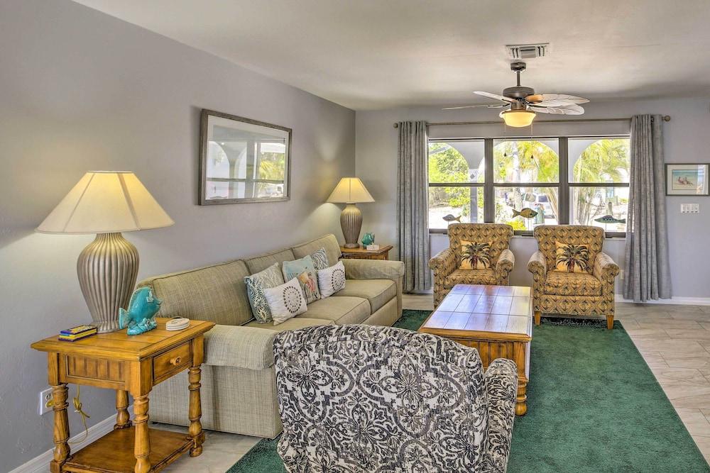 Heated Pool + Lanai: Matlacha Isles Getaway