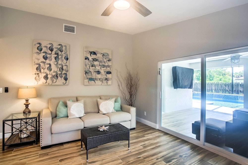 Naples Home w/ Lanai & Pool Near Vanderbilt Beach!