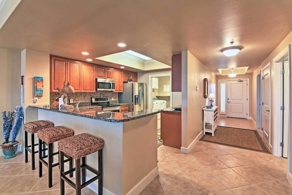 Beachfront Destin Condo w/ Pool & Harbor View!