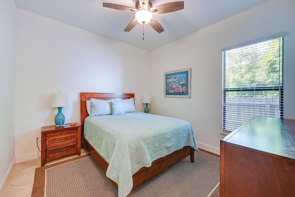 Chic Naples Retreat w/ Private Heated Pool & Lanai