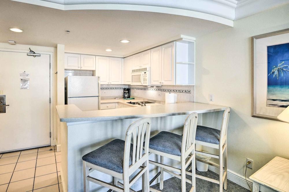 Sunny Daytona Beach Gem w/ Ocean Views!