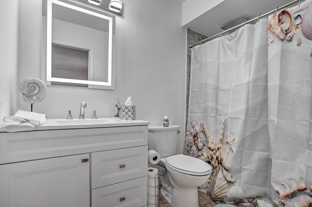 Naples Home w/ Private Pool: 6 Mi to Dtwn!