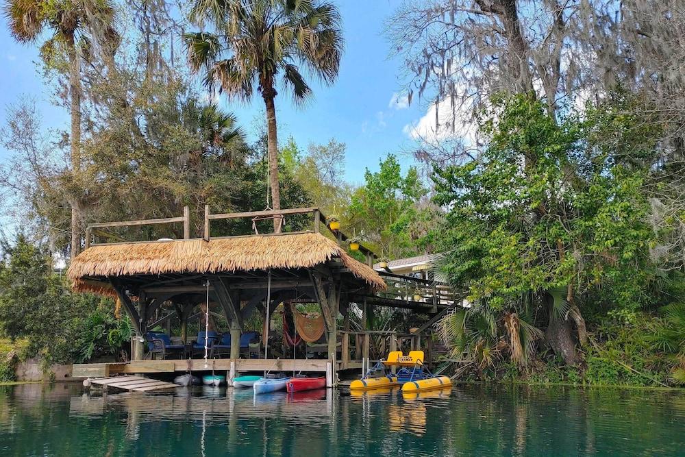 Dock & Kayaks: Riverfront Dunnellon Home!