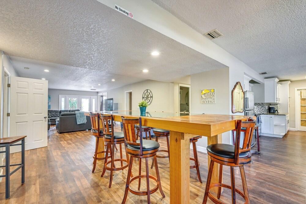 Dock & Beautiful Views! Spacious Bellows Lake Gem