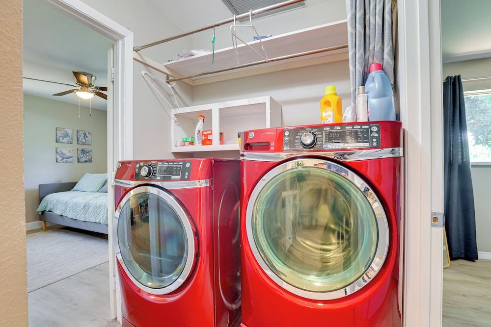 5 Mi to Busch Gardens Tampa Bay: Villa w/ Pool!