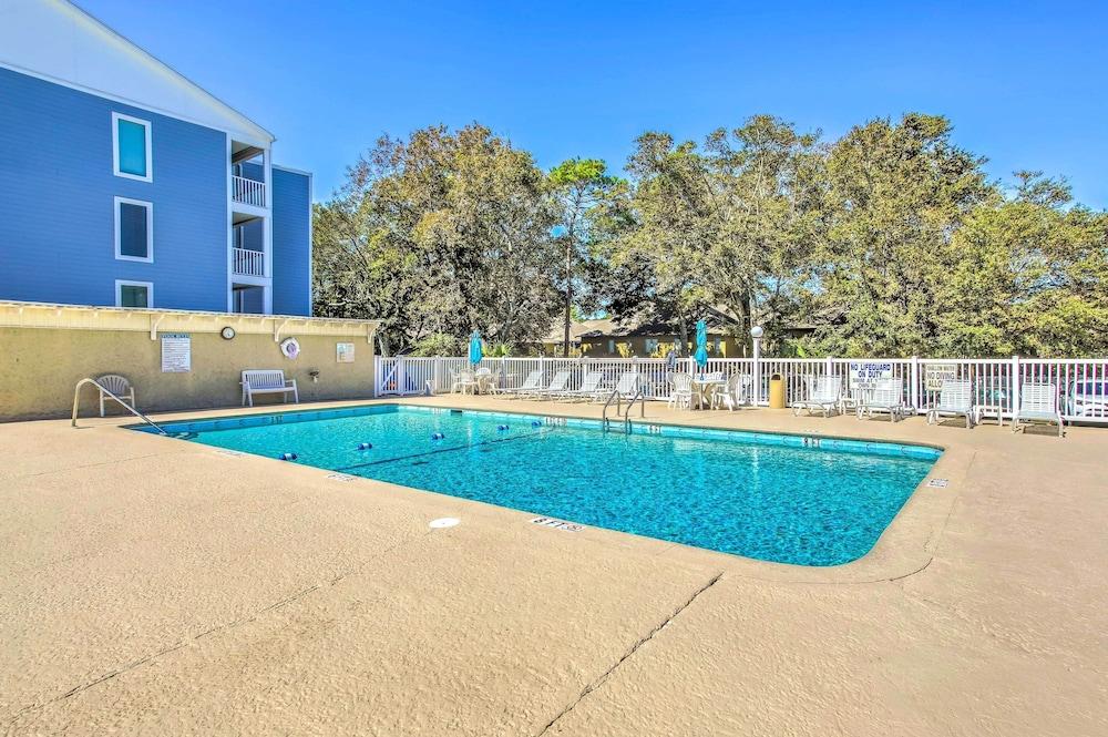 Walk to Ocean: Myrtle Beach Condo w/ Balcony!